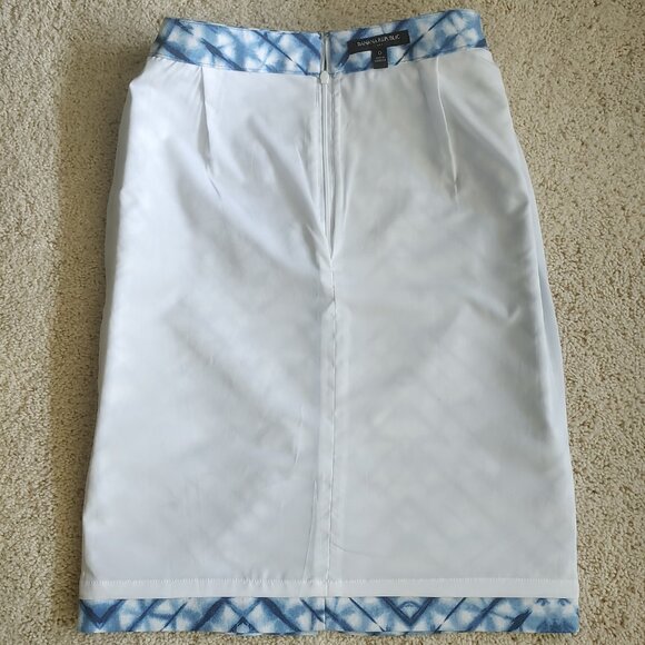 NWOT Banana Republic White Light Blue Dark Blue Front Slit Pencil Skirt (0 US) - Picture 6 of 13